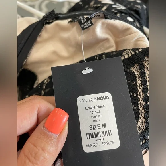 Fashion Nova Emilie black off the shoulder lace dress NWT - size M - Picture 7 of 8